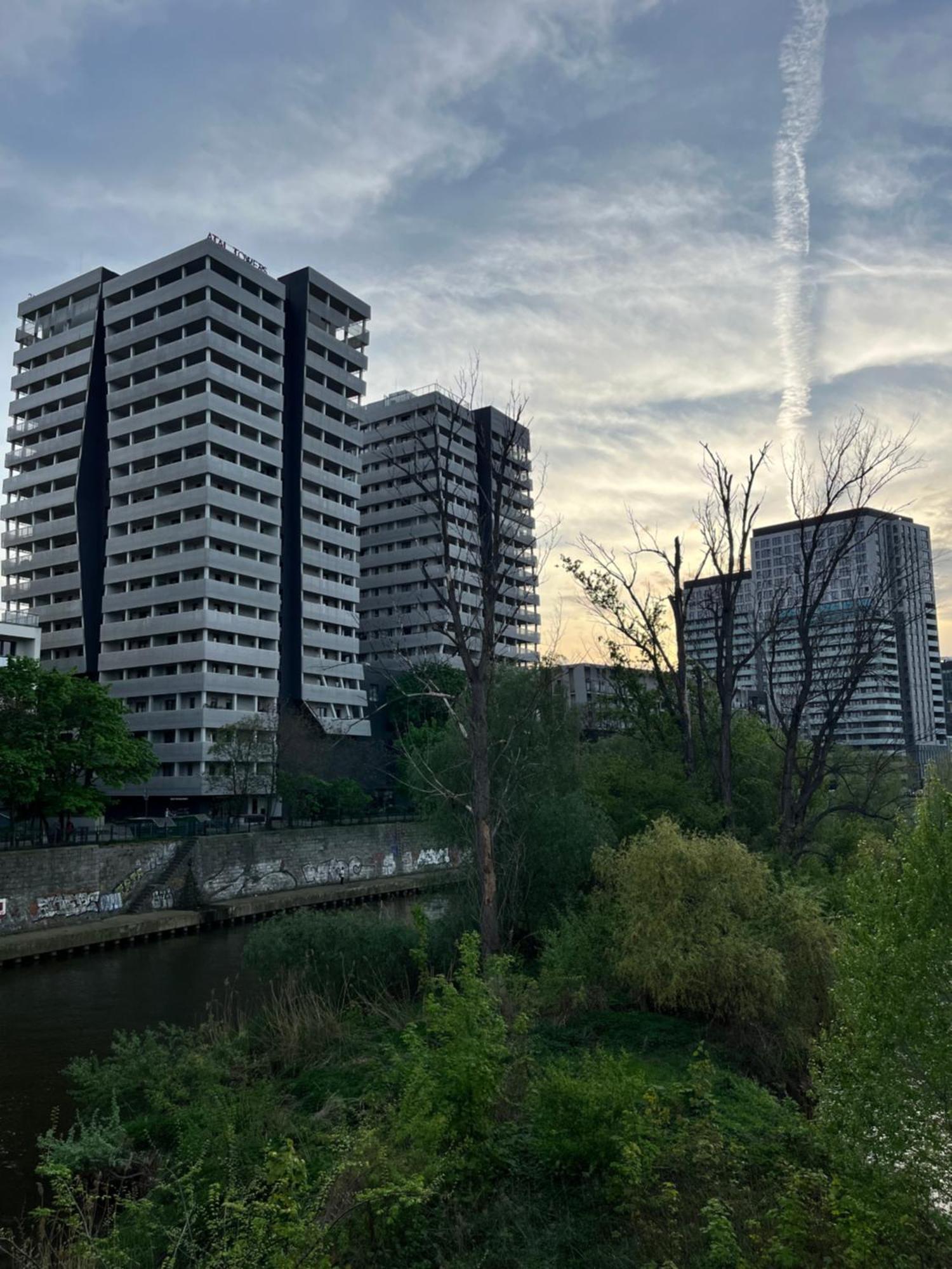 Family House By The River Odra -Panoramic Terrace - 3Room Apartment With 2 Separate Bedrooms And 2 Balconies By Wroapart-Pl- Perfect For Family & Business Stays Breslavia Esterno foto
