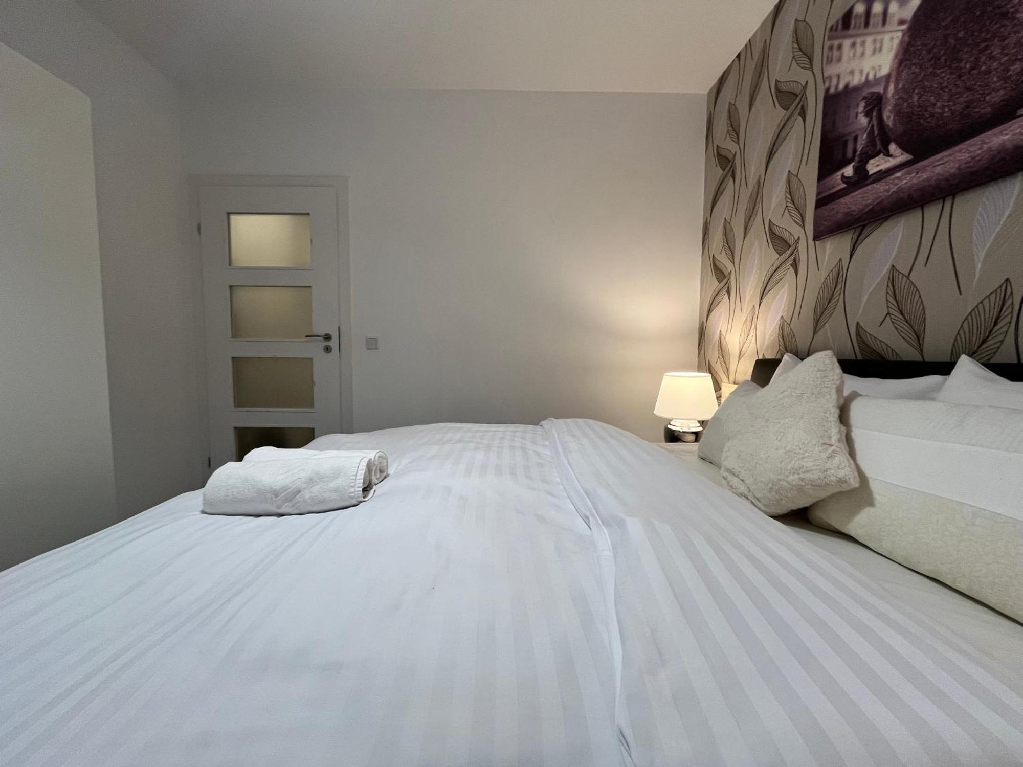 Family House By The River Odra -Panoramic Terrace - 3Room Apartment With 2 Separate Bedrooms And 2 Balconies By Wroapart-Pl- Perfect For Family & Business Stays Breslavia Esterno foto