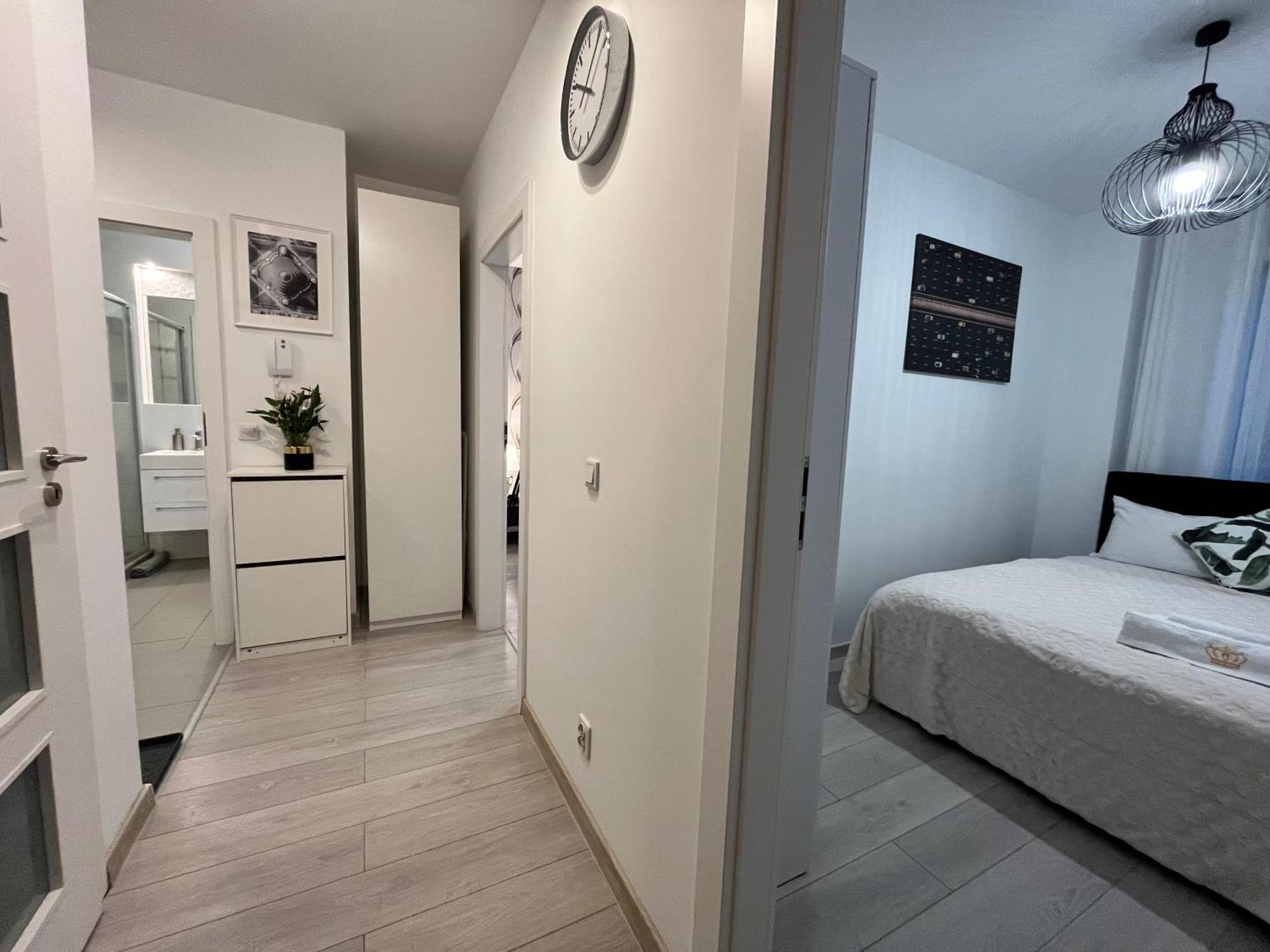 Family House By The River Odra -Panoramic Terrace - 3Room Apartment With 2 Separate Bedrooms And 2 Balconies By Wroapart-Pl- Perfect For Family & Business Stays Breslavia Esterno foto