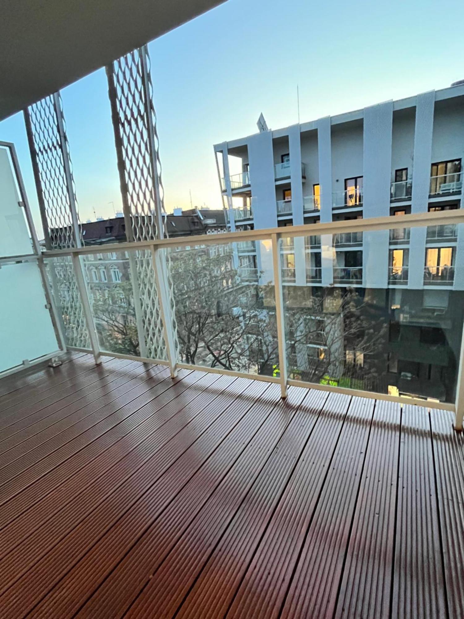 Family House By The River Odra -Panoramic Terrace - 3Room Apartment With 2 Separate Bedrooms And 2 Balconies By Wroapart-Pl- Perfect For Family & Business Stays Breslavia Esterno foto